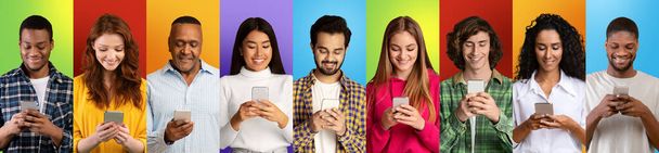 collage creativo, grupo de personas diversas con teléfonos inteligentes posando en diferentes fondos de colores, panorama - Foto, Imagen