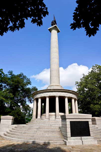 Chattanooga, Tennessee: Lookout Mountain, Point Park, New York Peace Monument, Cickamauga and Chattanooga National Military Park. Mármol y granito Monumento a la Guerra Civil simboliza la reunificación.  - Foto, imagen