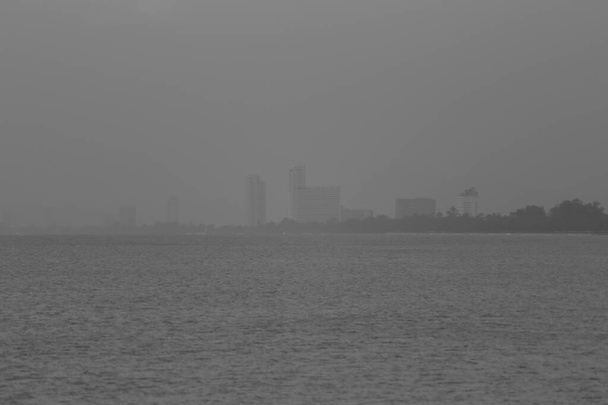 Morning fog due to dust PM 2.5, Coastal areas on calm days. - Foto, afbeelding