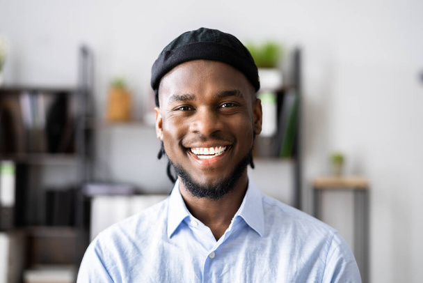 Confident African Man Video Conference Chat Portrait - Fotó, kép