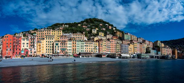 View of the maritime village of Camogli on the Italian Riviera, with its colorful houses - Фото, зображення