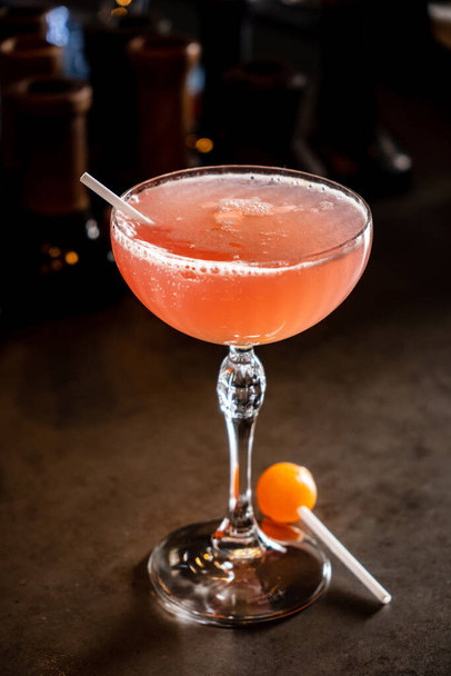 tasty cocktail in the bar - Foto, imagen