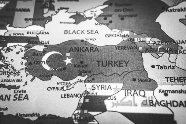 Turkey flag on the map - Foto, afbeelding