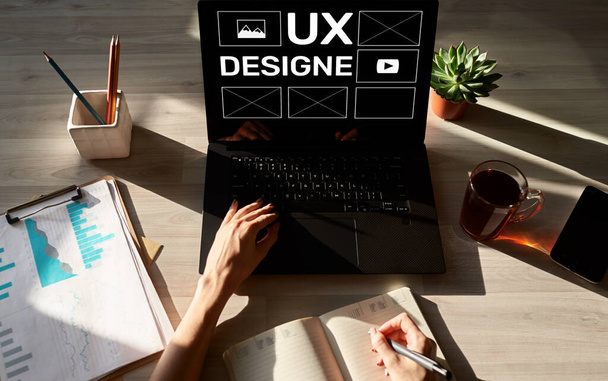 Дизайн UX. Дизайнер досвіду користувача, веб та розробка додатків. Концепція Інтернету та технології
. - Фото, зображення