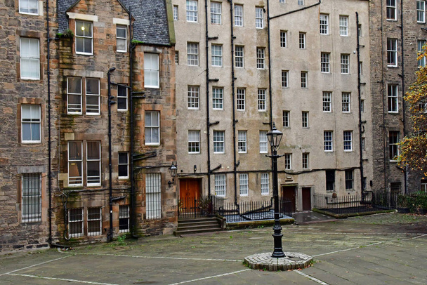 Edinburgh,Scotland - october 21 2021 : the old picturesque city - Zdjęcie, obraz