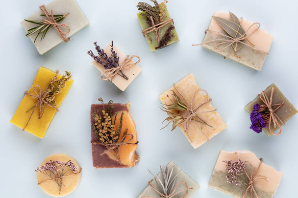 Natural handmade soap. Organic soap bars with plants extracts. - Foto, Imagen