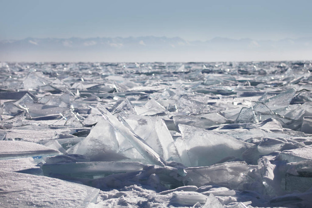 Lake Baikal, ice-drift near Listvyanka village. Winter landscape - Foto, afbeelding