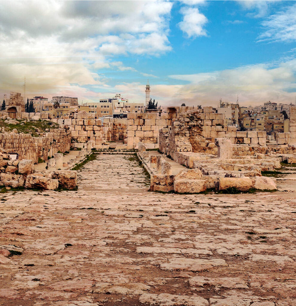 Roman archeological remains in Amman in the capital of Jordan on a cloudy day. - Photo, Image
