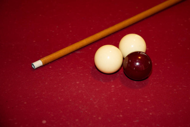 pool billiards french white and red on the burgundy slate board Billiard Ball - Foto, Imagen