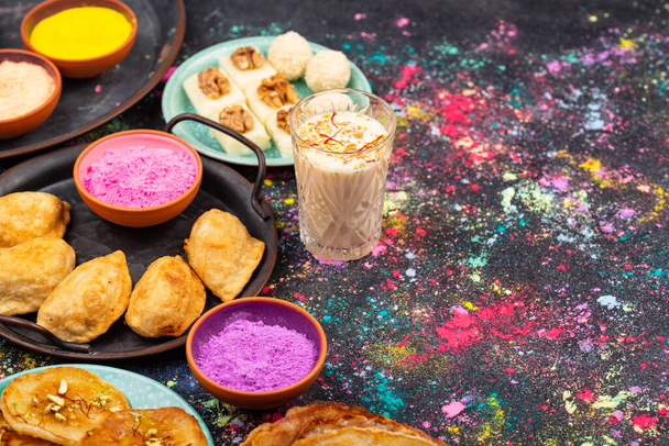 Holi festivali için Gujiya Hint yemeği. - Fotoğraf, Görsel
