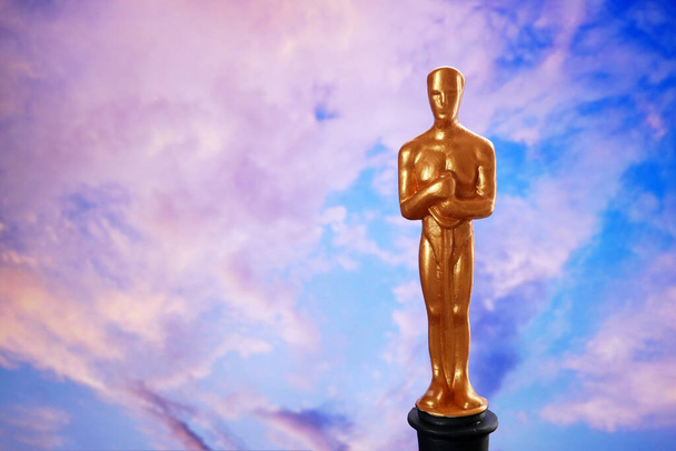 Estátua do prêmio Hollywood Golden Oscar Academy. Conceito de sucesso e vitória., close-up - Foto, Imagem