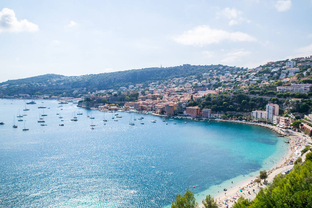 Mediterranean coast between La Turbie and Nice on the French Riviera in France. - Foto, Imagen