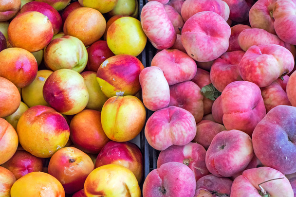 Different kinds of peaches - Photo, Image