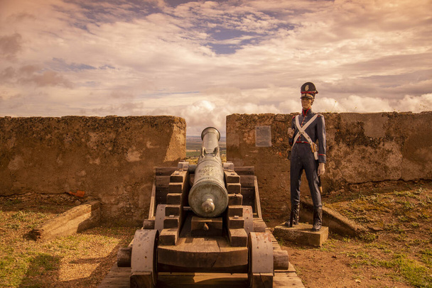 a cannon at the Fort of Santa Luzia near the city of Elvas in Alentejo in Portugal.  Portugal, Elvas, October, 2021 - Foto, imagen