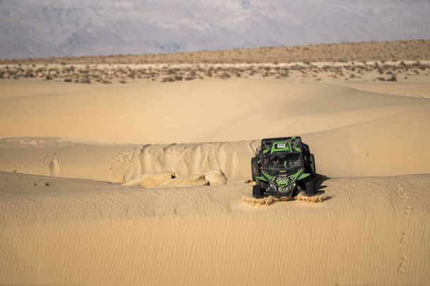 motor racing - desert rally - sahara - Tunisia - Foto, afbeelding