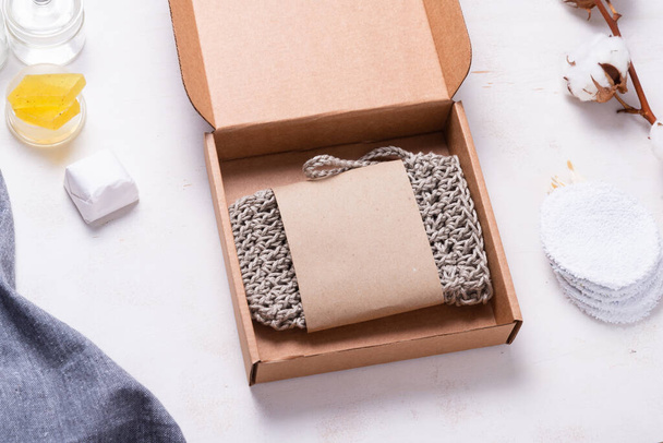 Recyclable wrapping box, parton package for zero waste items  - Valokuva, kuva