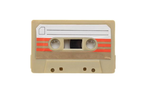 Audio a cassetta con etichetta bianca isolata su sfondo bianco. Musica e suono vintage, canzone retrò anni '80 - Foto, immagini