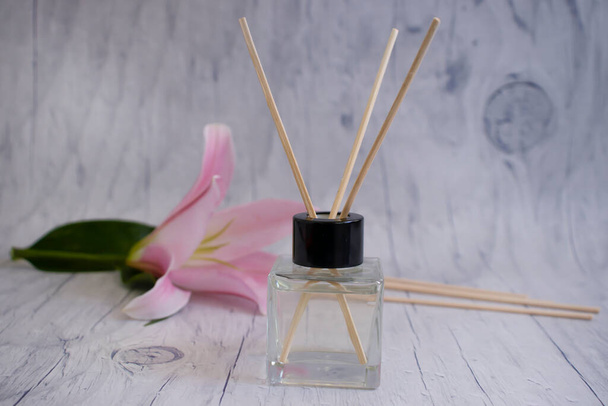 aroma diffuser for home flower beautiful background - Valokuva, kuva