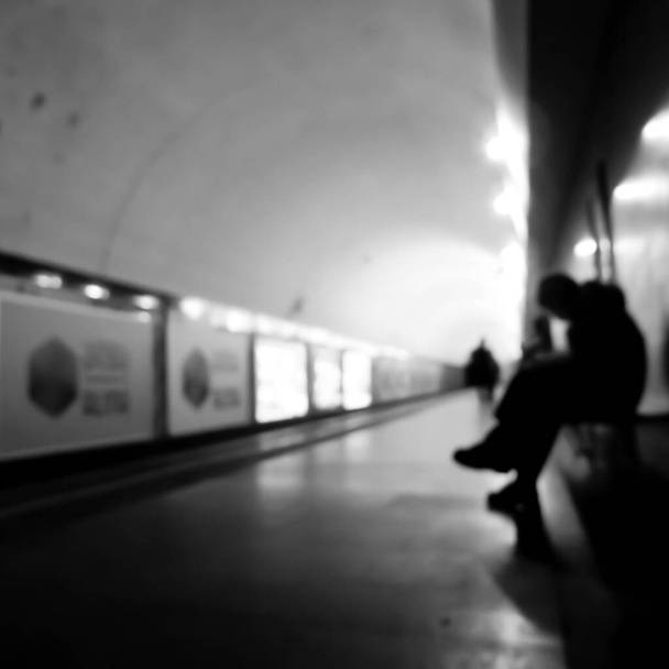 A metró homályos képe - Fotó, kép