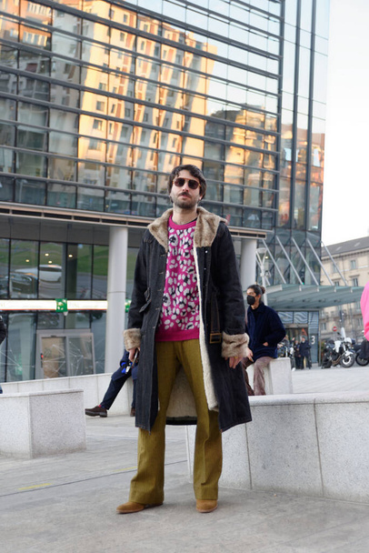 Milan Man Fashion Week January 2022 - Guests on the street of Milan before DISQUARED2 fashion show - Foto, afbeelding