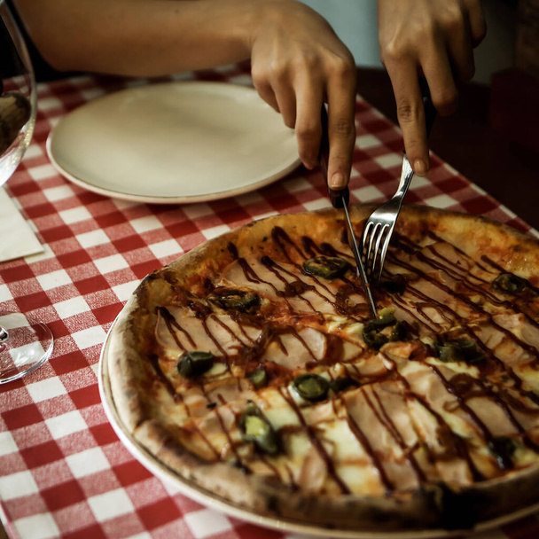 Deliciosa mezcla pizza comida italiana - Foto, imagen