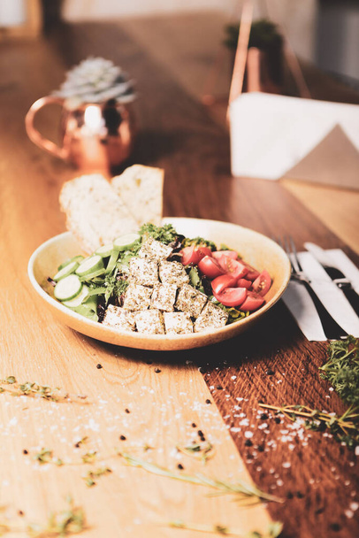Frisse salade plate met gemengde greens - Foto, afbeelding