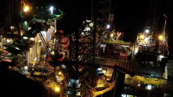 Antenninäkymä huolto korjaus jack up öljyn- ja kaasunporauslautan telakalla, Offshore öljyn- ja kaasunjalostuslautan, öljy- ja kaasuteollisuuden - Materiaali, video