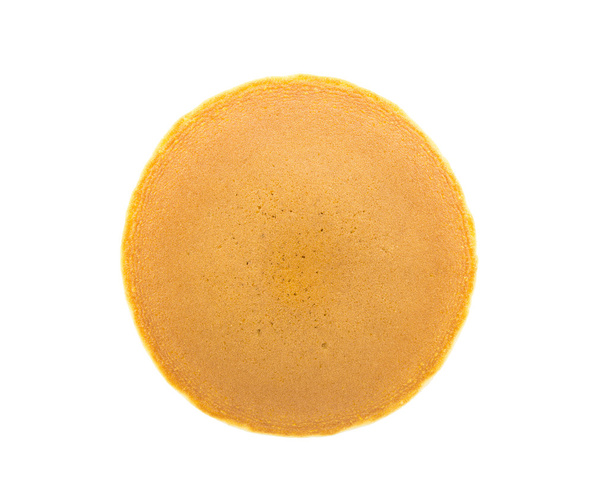 Dorayaki (Japanse pannenkoek) op witte achtergrond - Foto, afbeelding
