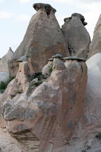 Formaciones de piedra, Chimeneas de hadas en Capadocia, Turquía
 - Foto, Imagen