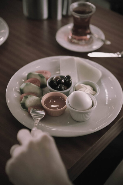 πλούσιο και γευστικό τούρκικο πρωινό - Φωτογραφία, εικόνα