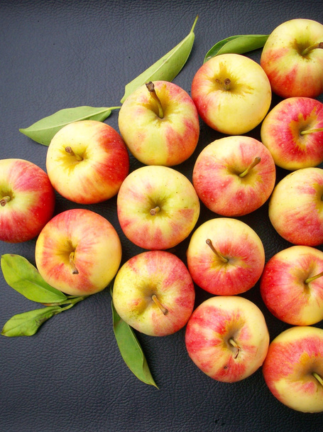 rode appels - Foto, afbeelding