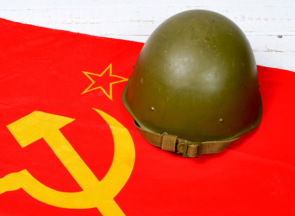 casco sulla bandiera dell'Unione Sovietica
 - Foto, immagini