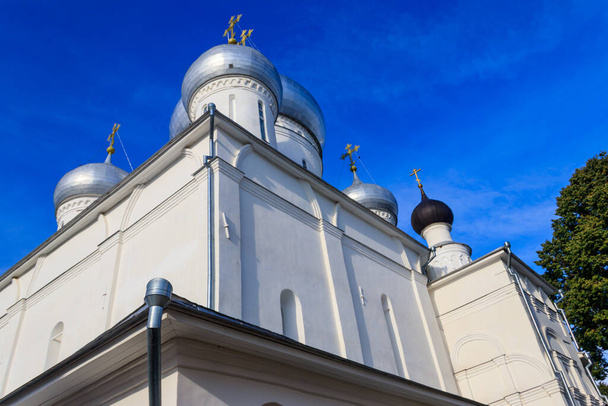 Cathédrale Nikitsky du monastère Nikitsky à Pereslavl-Zalessky, Russie. Bague d'or de la Russie - Photo, image