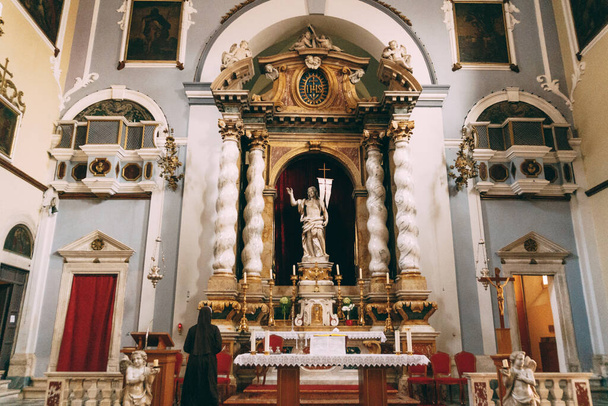 Ołtarz Kościoła Świętego Zbawiciela. Dubrownik, Chorwacja - Zdjęcie, obraz