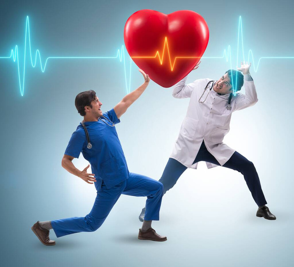 Man doctor in cardiology telemedicine concept - Foto, Imagem