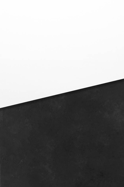 Mocasines rectangulares en blanco y negro sobre un fondo de hormigón oscuro. Elementos de diseño o cartera. Copiar espacio - Foto, imagen
