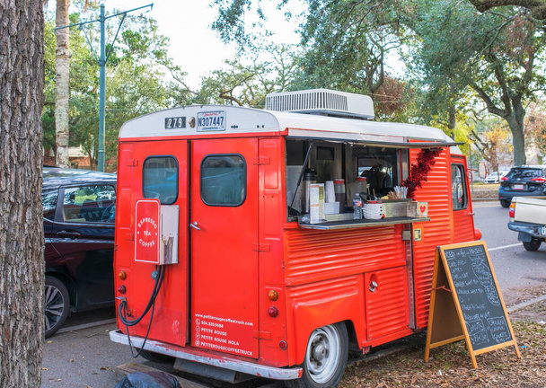 NEW ORLEANS, LA, USA -DECEMBER 18, 2021: Petite Rouge Coffee Truck on Carrollton Avenue - Photo, image