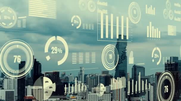 Interfaz analítica de datos empresariales sobrevuelan ciudad inteligente mostrando futuro de alteración - Metraje, vídeo