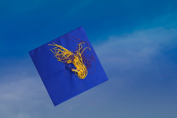 Градус на фоне голубого неба
 - Фото, изображение