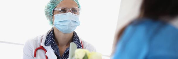 Medical worker in room - Фото, изображение