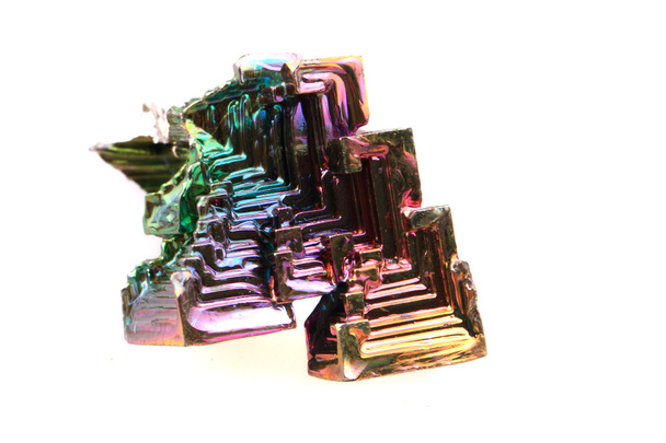 bismuto (cristallo di metallo arcobaleno
)  - Foto, immagini