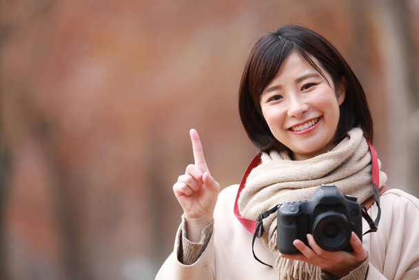 Image d'un caméraman féminin souriant - Photo, image
