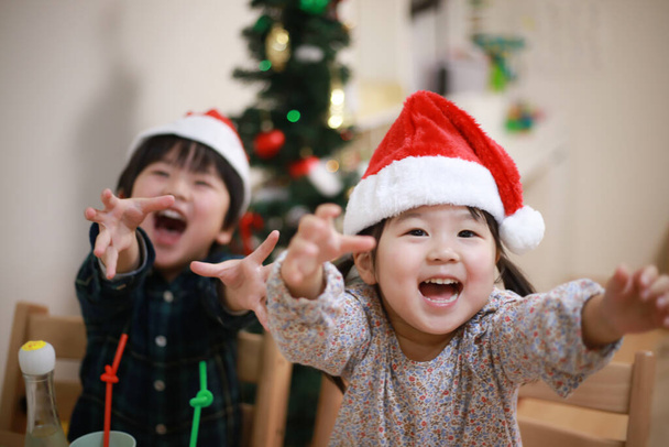 Imagen de niños felices con la Navidad - Foto, imagen