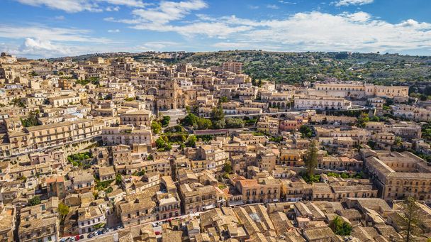 Bella vista sul centro di Modica dall'alto, Ragusa, Sicilia, Italia, Europa, Patrimonio dell'Umanità - Foto, immagini