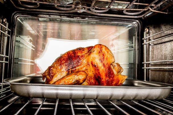 Roast chicken in the oven. - Fotografie, Obrázek