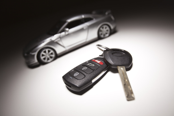 kluczyk i samochód sportowy - Zdjęcie, obraz