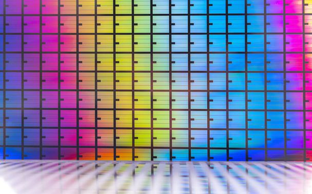 cialda chip di silicio che riflette colori diversi - Foto, immagini