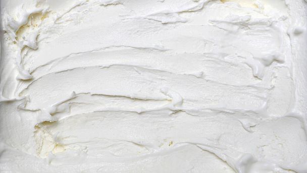 Мороженое Кокосовое из контейнера с ложкой, заготовка для дизайна. - Фото, изображение