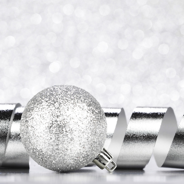 Christmas ball and ribbon - Фото, изображение