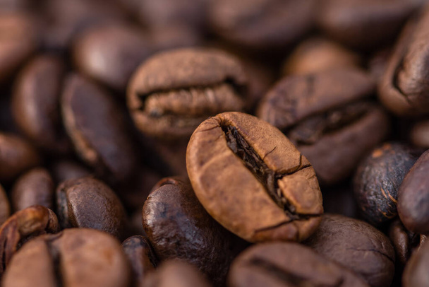 Foto ravvicinata di chicchi di caffè aromatici Arabica - Foto, immagini